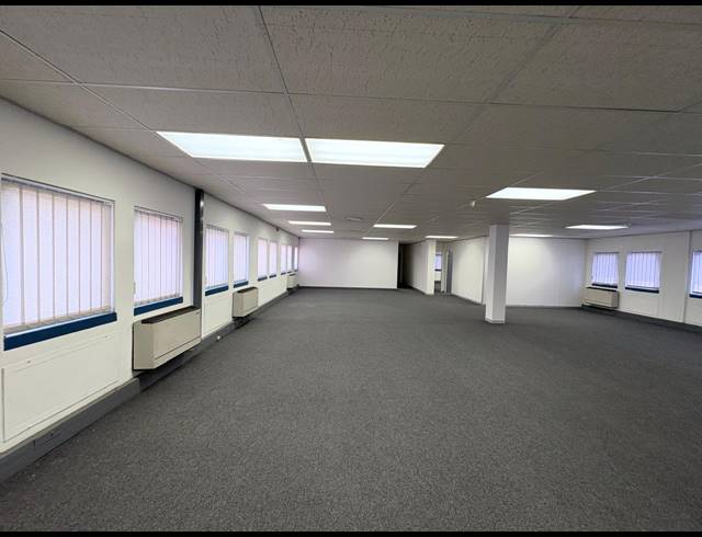 720M² OFFICE TO LET IN RANDJESPARK